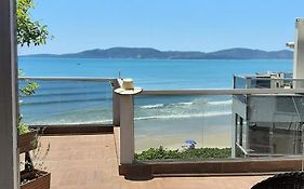 Itapema-Meia Praia- quartos -Frente Mar!