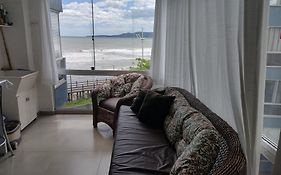 Itapema-Meia Praia- quartos -Frente Mar!