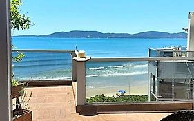 Itapema-Meia Praia- quartos -Frente Mar!